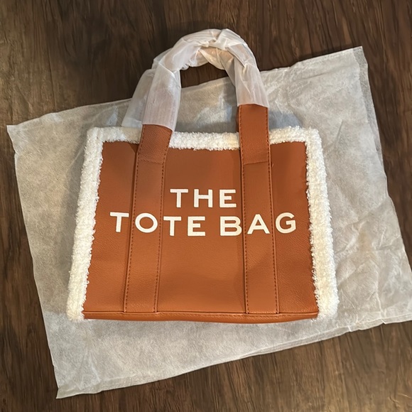 The Tote Bag PU Leather - Picture 2 of 11